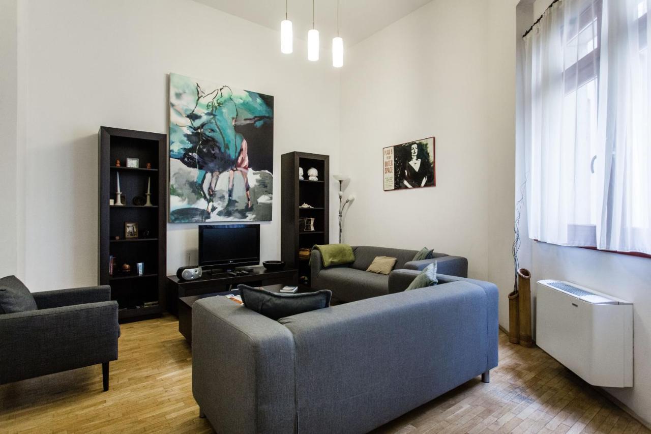 Family Suite By Heroes' Square Budapest Luaran gambar